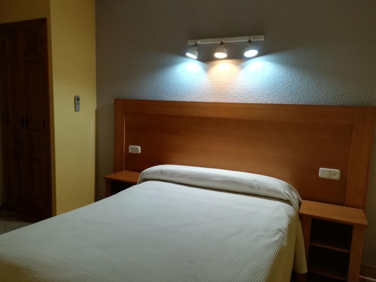 Hostal Venta Del Peral Кульяр-де-Баса Экстерьер фото